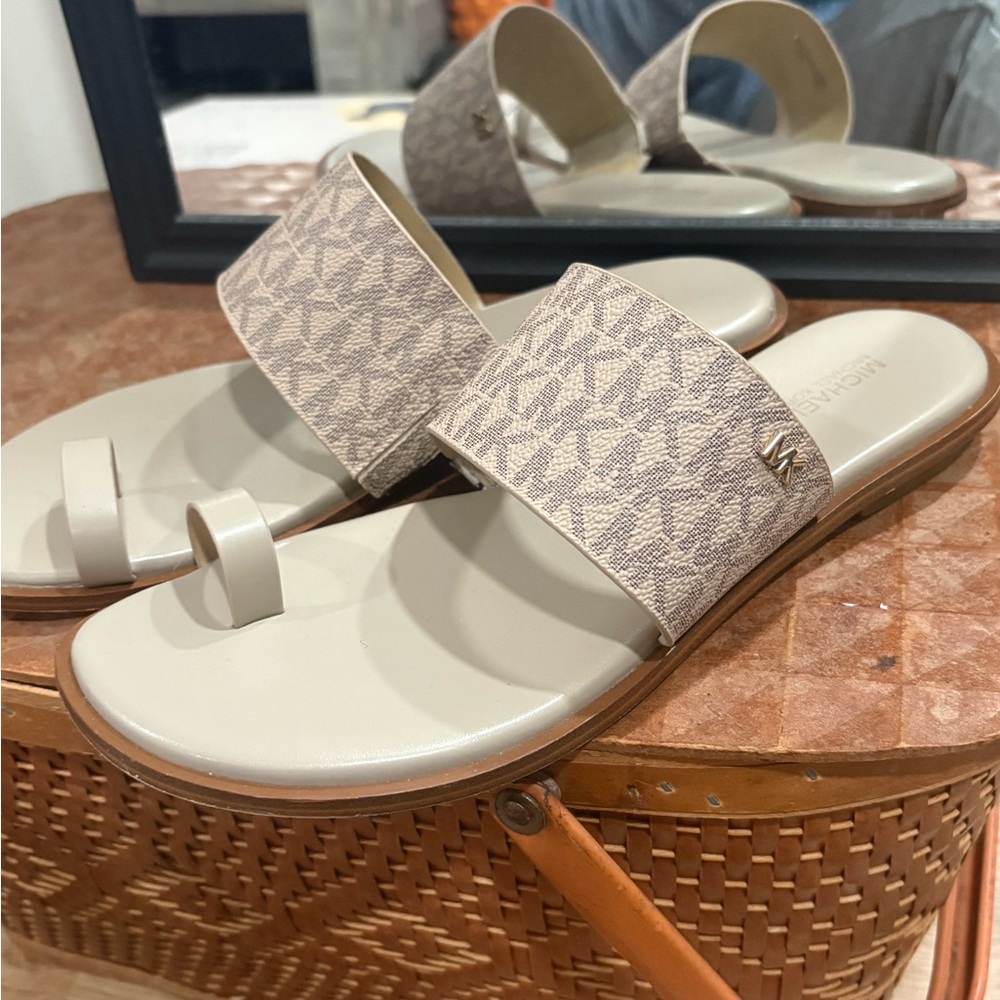 Michael Kors Cream and Tan Slide Sandals